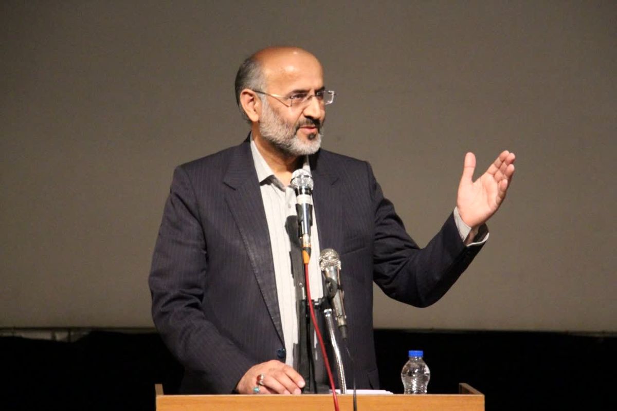 دانایی و آگاهی ملت‌ها بزرگ‌ترین مشکل استکبار است