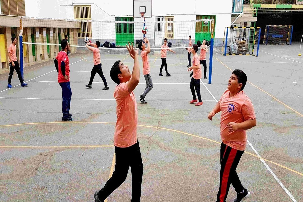تعمیر و بهسازی ۸ فضای ورزش دانش آموزی کردستان