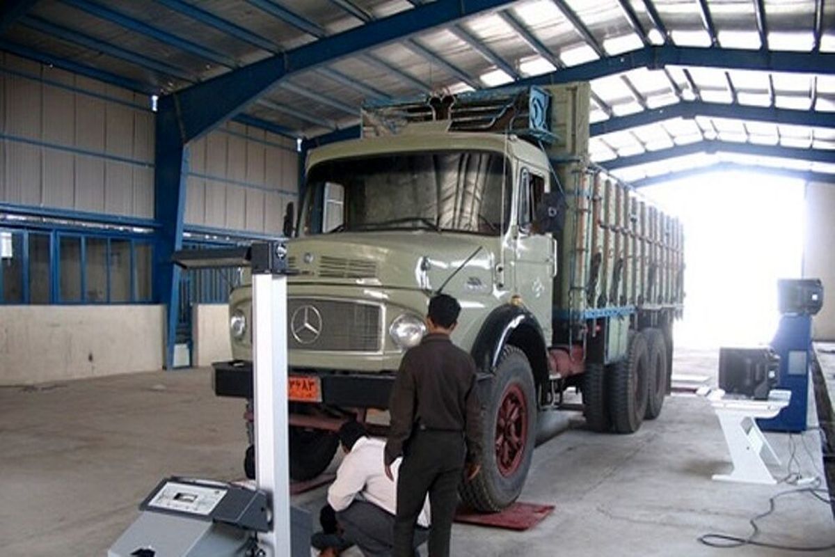 صدور معاینه فنی برای بیش از ۳۹ هزار وسائل نقلیه سنگین در آذربایجان غربی