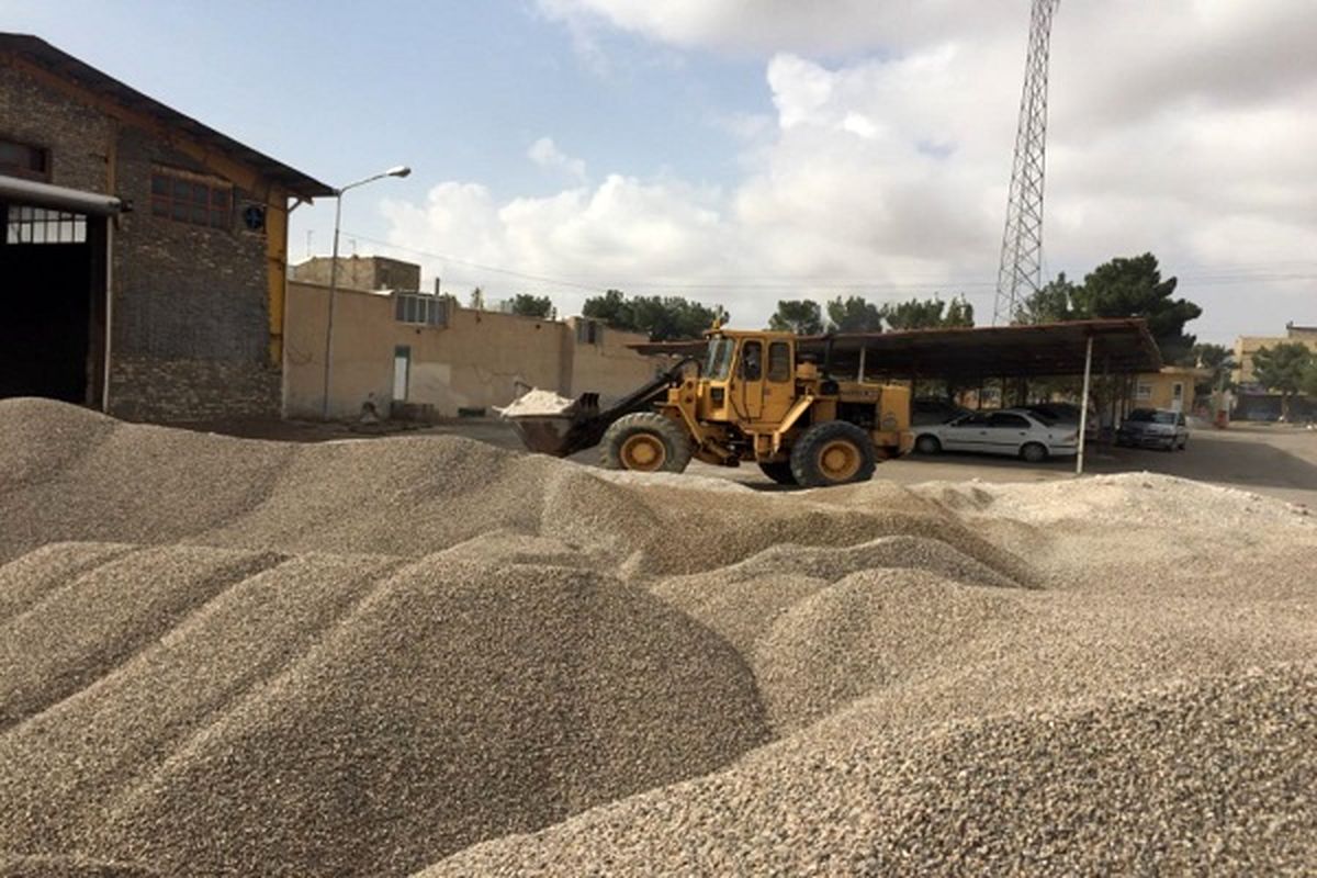 ذخیره سازی بیش از ۱۵۰۰۰ تن شن و نمک در راهدارخانه‌های خراسان شمالی