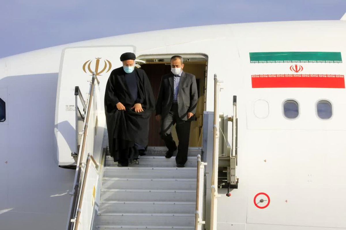 استقبال گرم نماینده ولی فقیه در استان و استاندار خراسان جنوبی از سفر دو روزه آیت الله رئیسی رئیس جمهور به استان