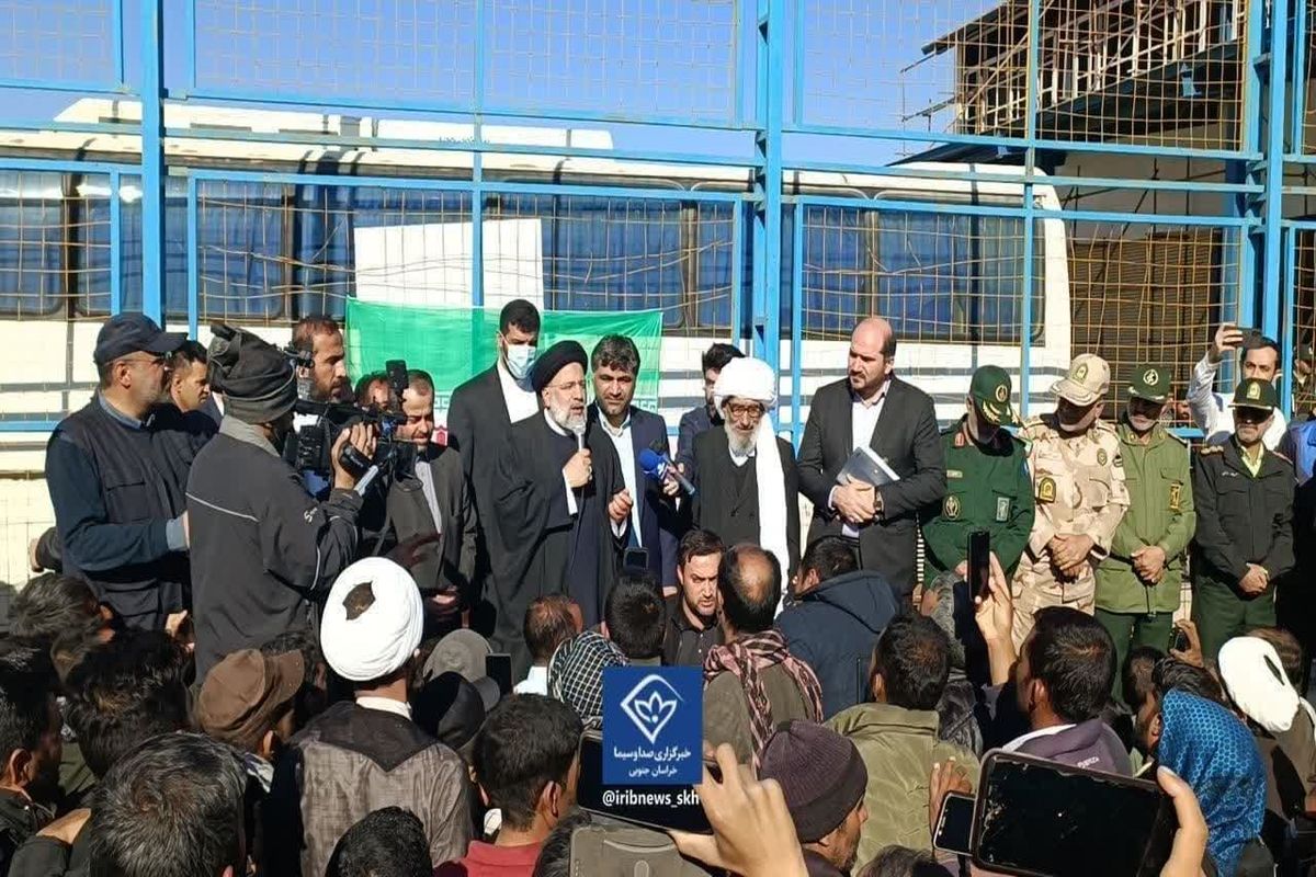 رئیس جمهور در جمع روستائیان نقطه صفر مرزی خراسان جنوبی: دولت با کمک گروه های جهادی چهره روستاهای محروم را عوض می کند