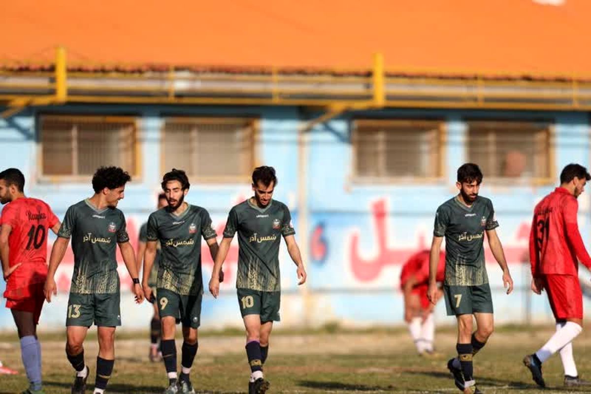 صعود فوتبالیست های شمس آذر به مرحله نیمه نهایی لیگ یک