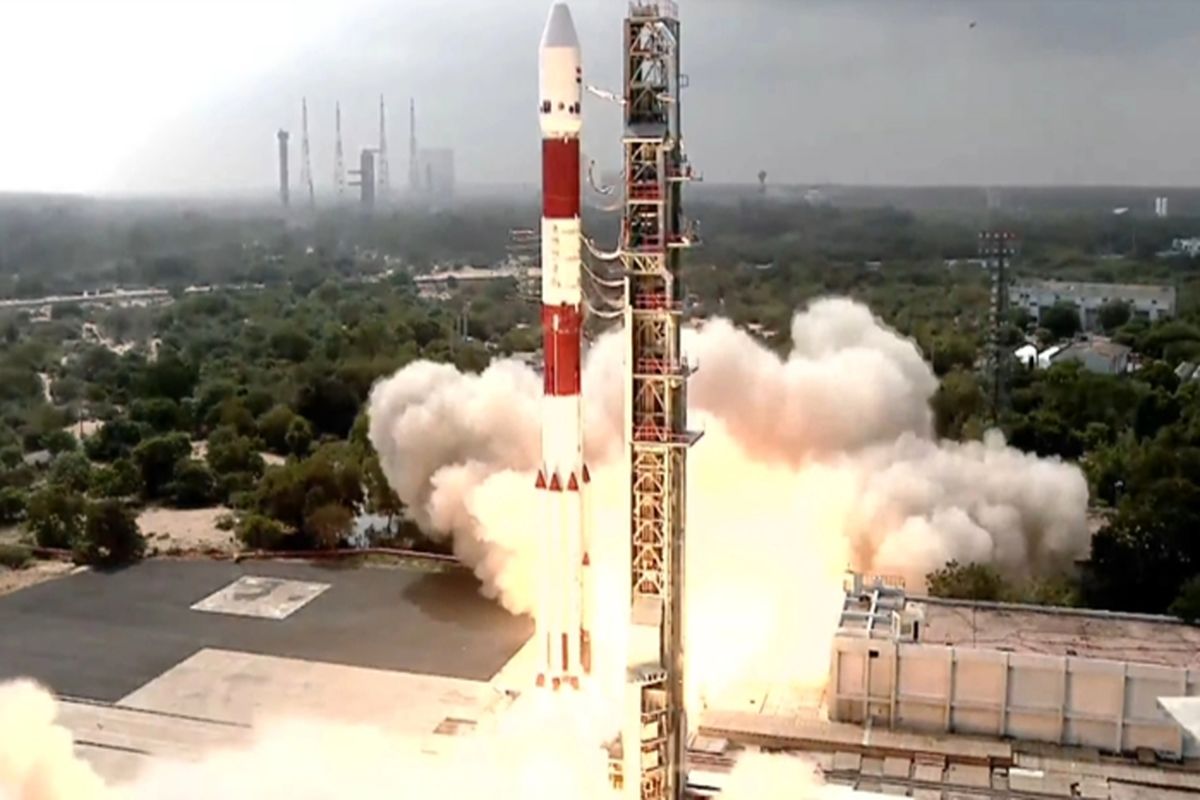 سازمان فضایی هند ماهواره تحقیقاتی خود را به فضا فرستاد