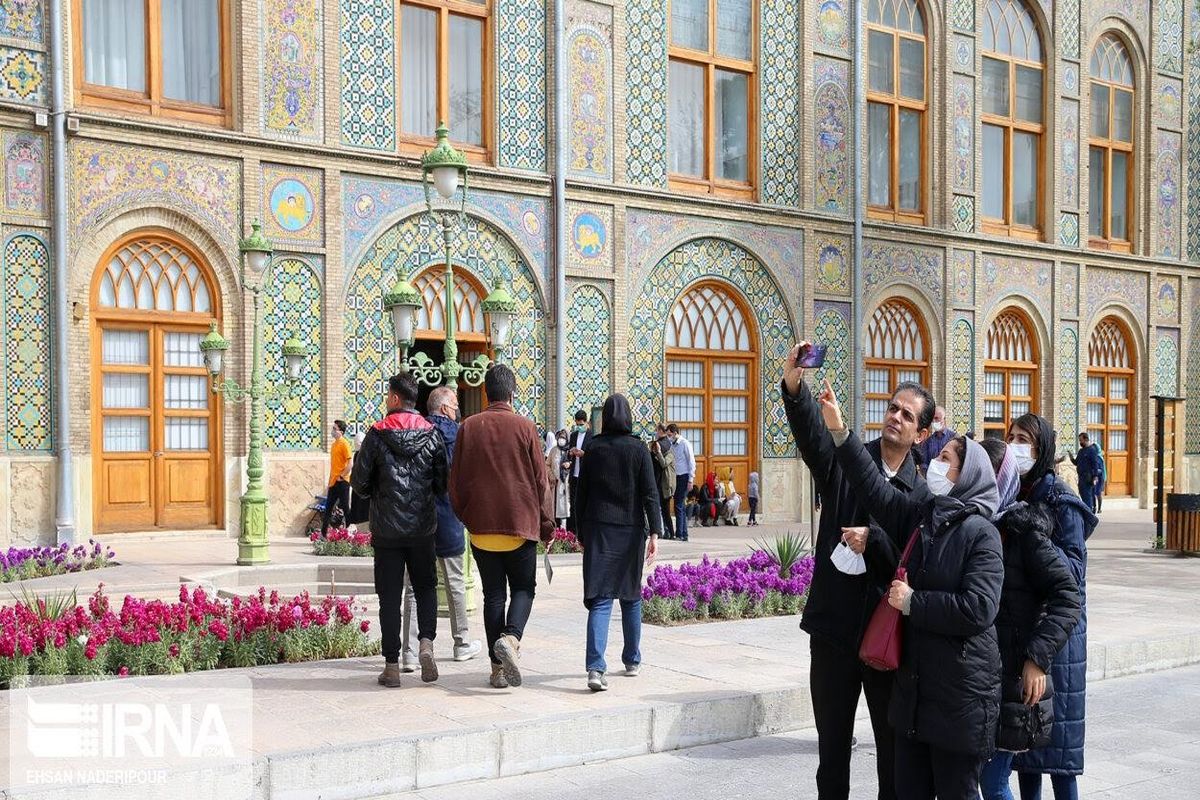 نمایشگاه صنایع دستی در کاخ گلستان