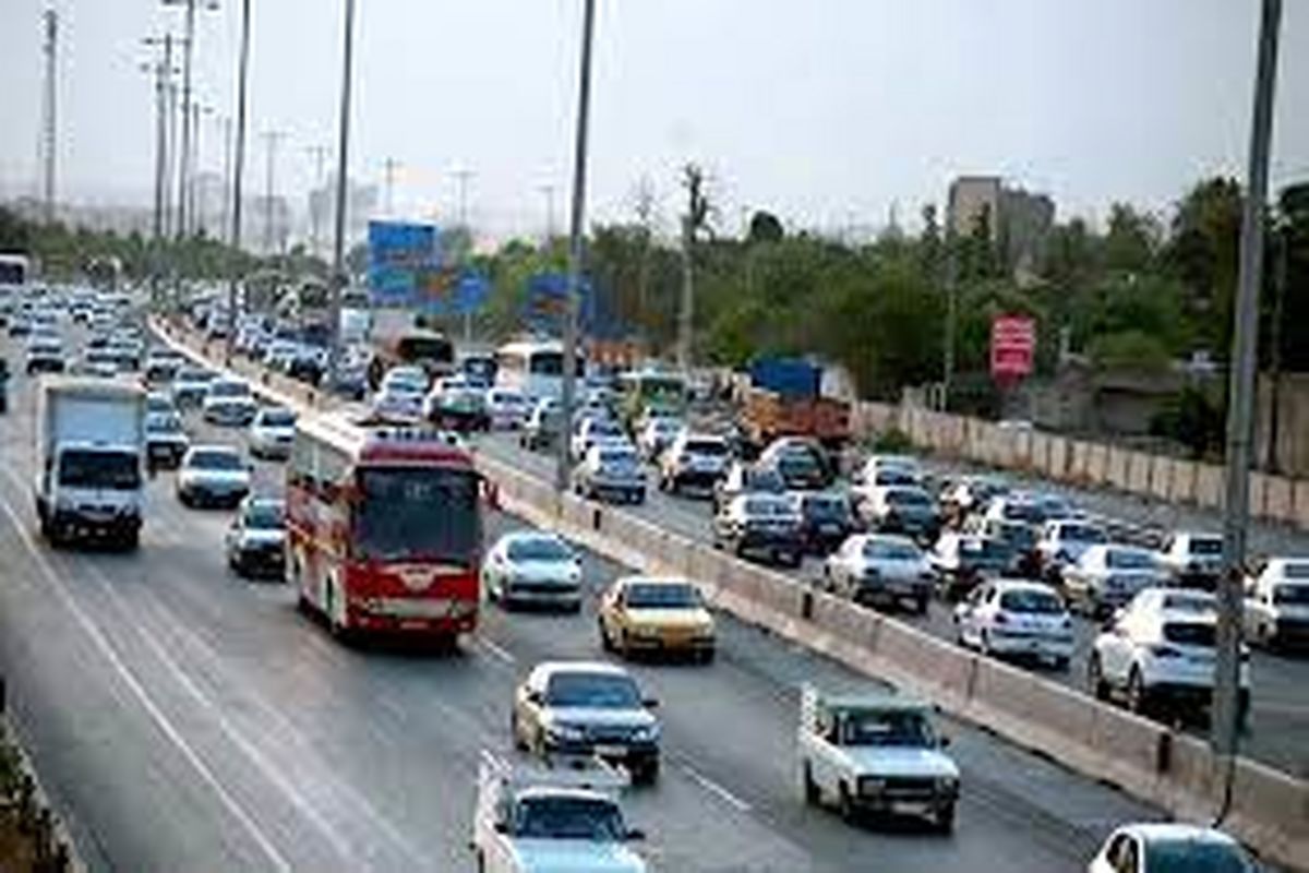تردد بیش از ۱۵ میلیون خودرو از محور‌های مواصلاتی استان قزوین