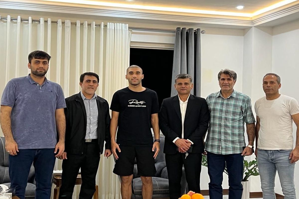 رئیس هیات فوتبال مازندران به خانه ملی پوش مصدوم رفت