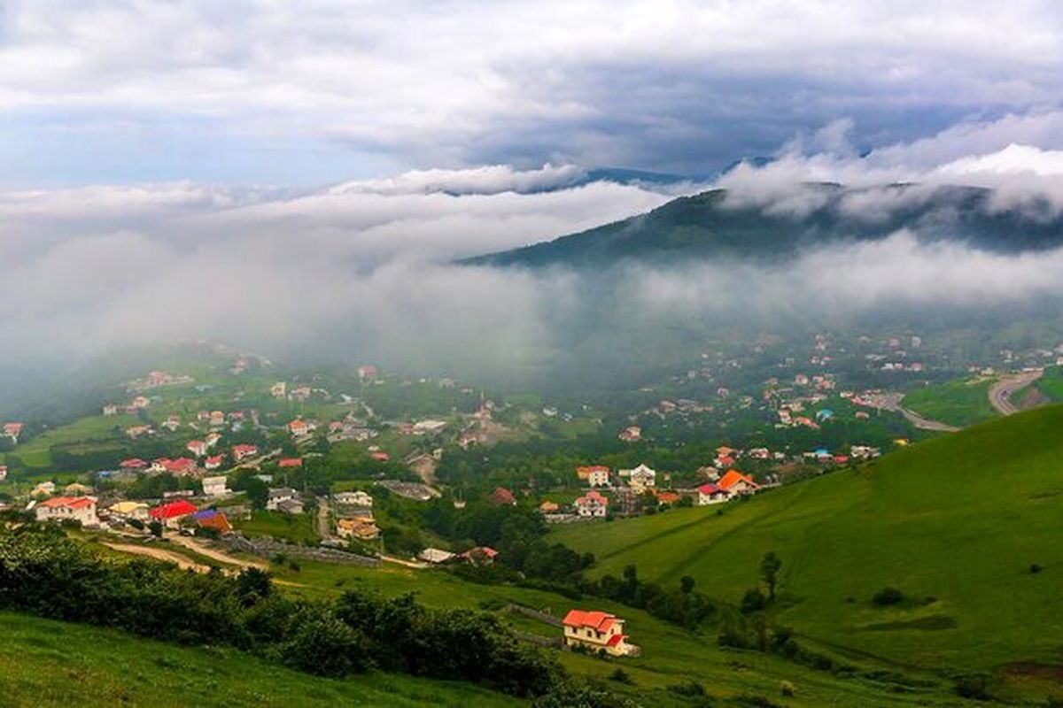 دهکده «جهان نما» بهشتی زیبا در آغوش ابر و مه