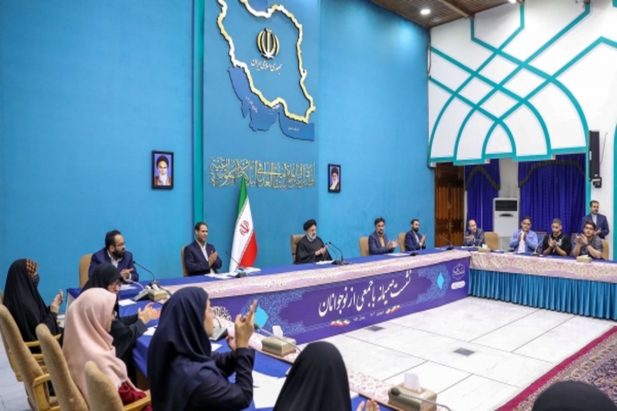 رئیسی: گره‌های ذهنی نسل جوان باید رفع شود تا یک شبهه تبدیل به مسئله لاینحل نشود/ استقبال از پیشنهادات دانش‌آموزان برای ایجاد شورا و اتاق اندیشه‌ورزی نوجوانان