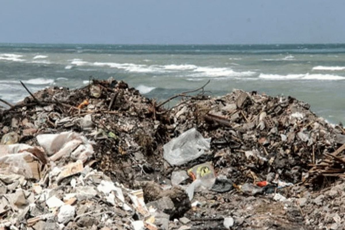 توقف دفن زباله در سواحل دریای خزر در بندرگز