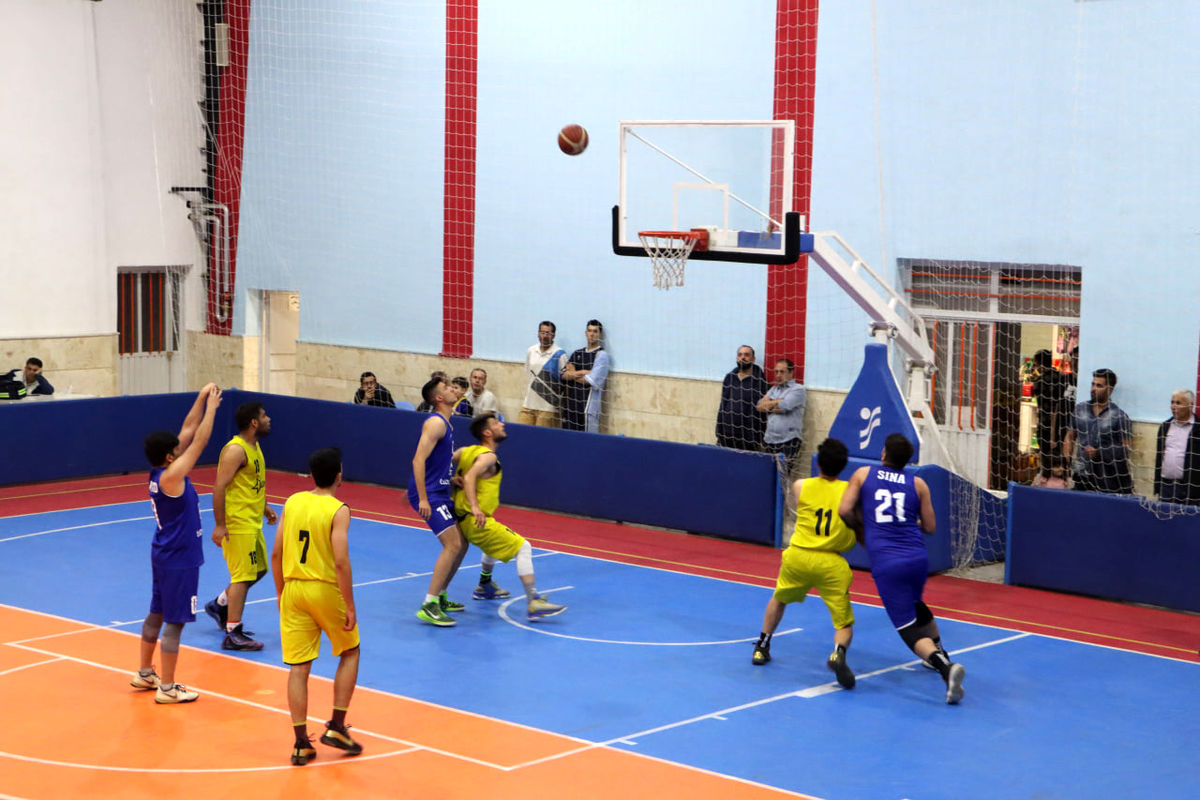 بسکتبال جام رمضان شهرستان ارومیه به پایان رسید / انتخاب من قهرمان و آشور دوم شد