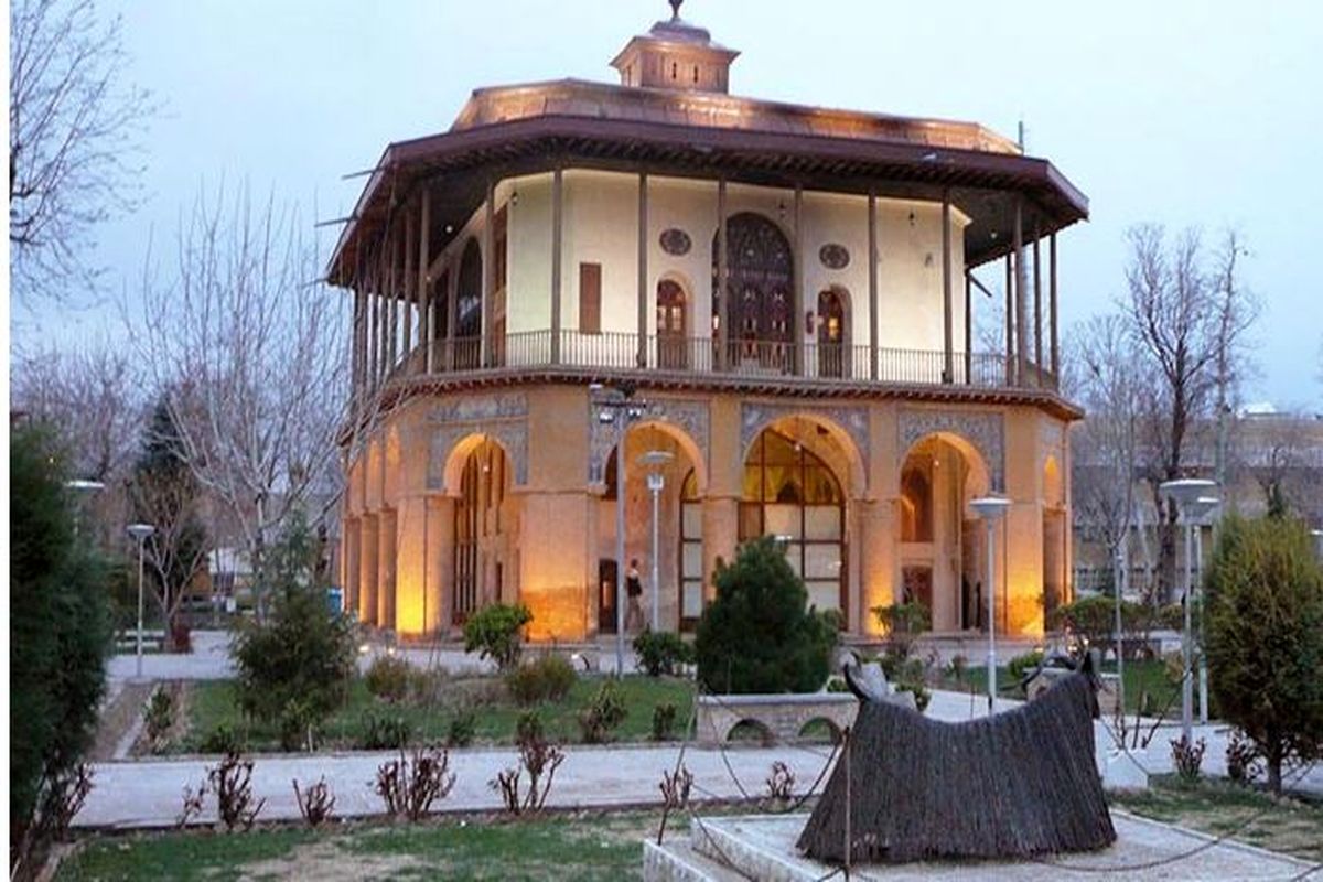 کاخ موزه چهل ستون در قزوین مکانی جذاب برای بازدید مسافران نوروزی