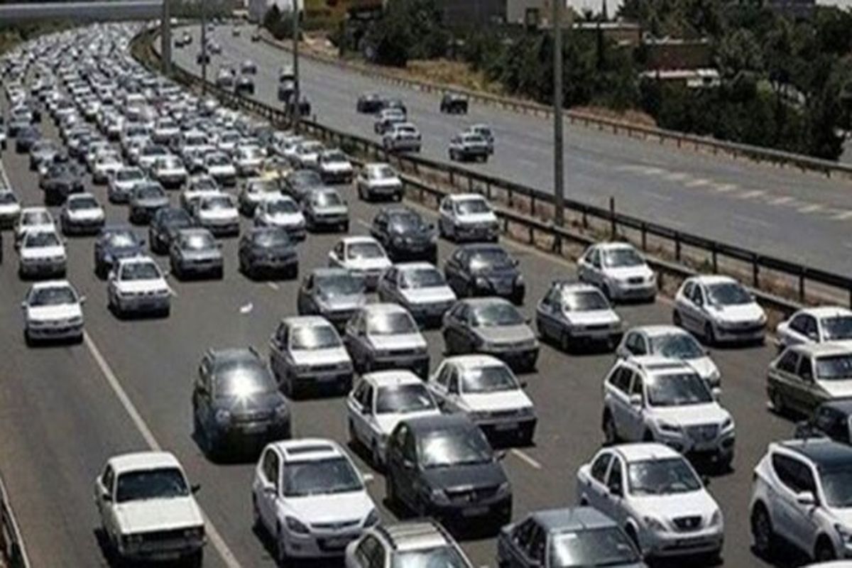 ترافیک در جاده های استان قزوین سنگین و نیمه سنگین است