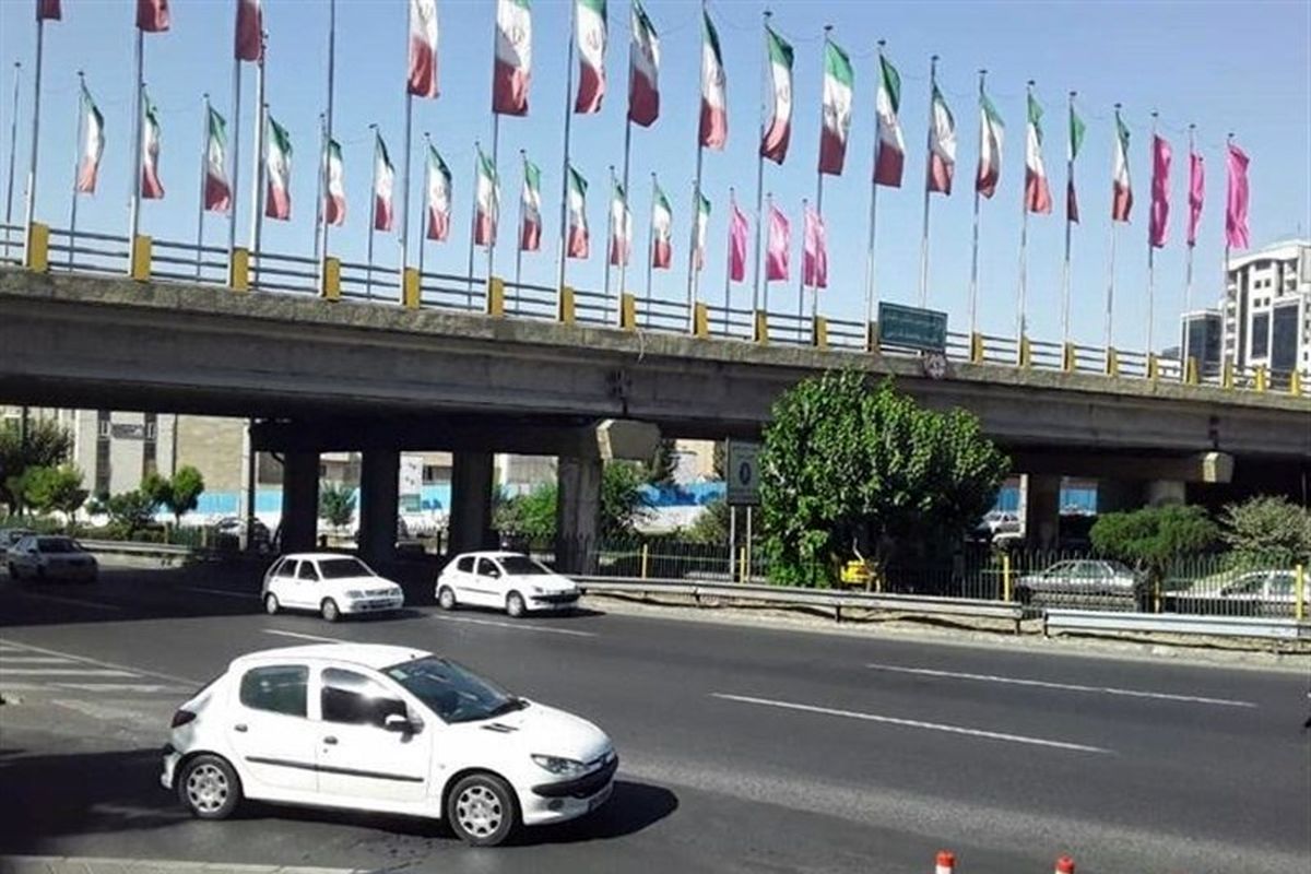 وضعیت ترافیکی معابر تهران در ششمین روز از بهار ۱۴۰۲/ برخورد جدی پلیس با تخلف سرعت و سبقت غیرمجاز