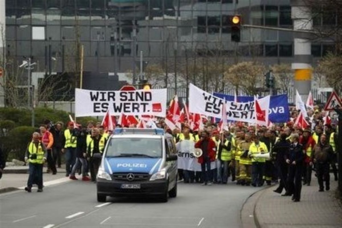 بزرگترین اعتصاب سراسری چند دهه اخیر در آلمان/ همه خدمات‌ بخش حمل‌ونقل عمومی متوقف شدند