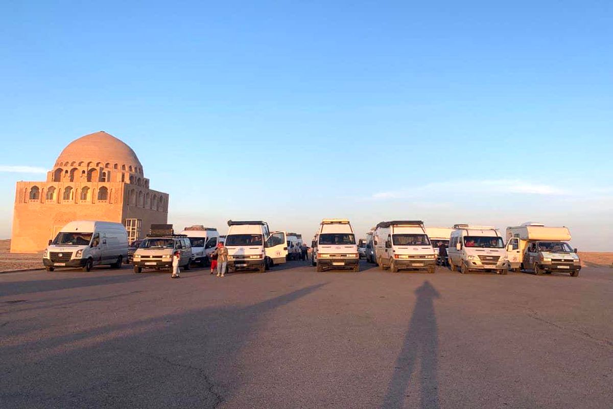 رالی تور گردشگری خودروهای کمپر "پیک های پیام آور نوروز" وارد ازبکستان شد