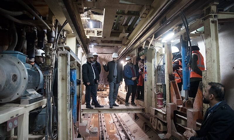 «بتن پارچه ای» دهه فجر رونمایی میشود/ پیشرفت ۷۰ درصدی رینگ آب تهران و ۳۸ درصدی تونل جلوگیری از نشتی آب سد لار «بتن پارچه ای» دهه فجر رونمایی میشود/ پیشرفت ۷۰ درصدی رینگ آب تهران و ۳۸ درصدی تونل جلوگیری از نشتی آب سد لار