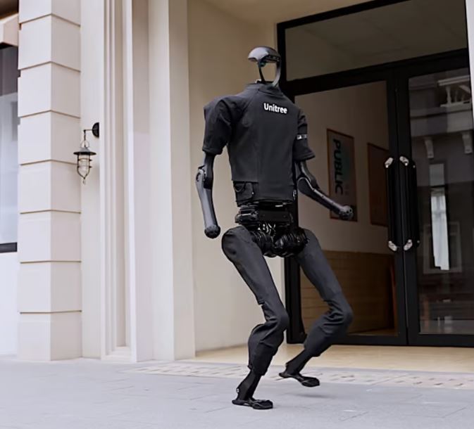 ربات های دو پا وارد بازار ربات های انسان نما می‌شود