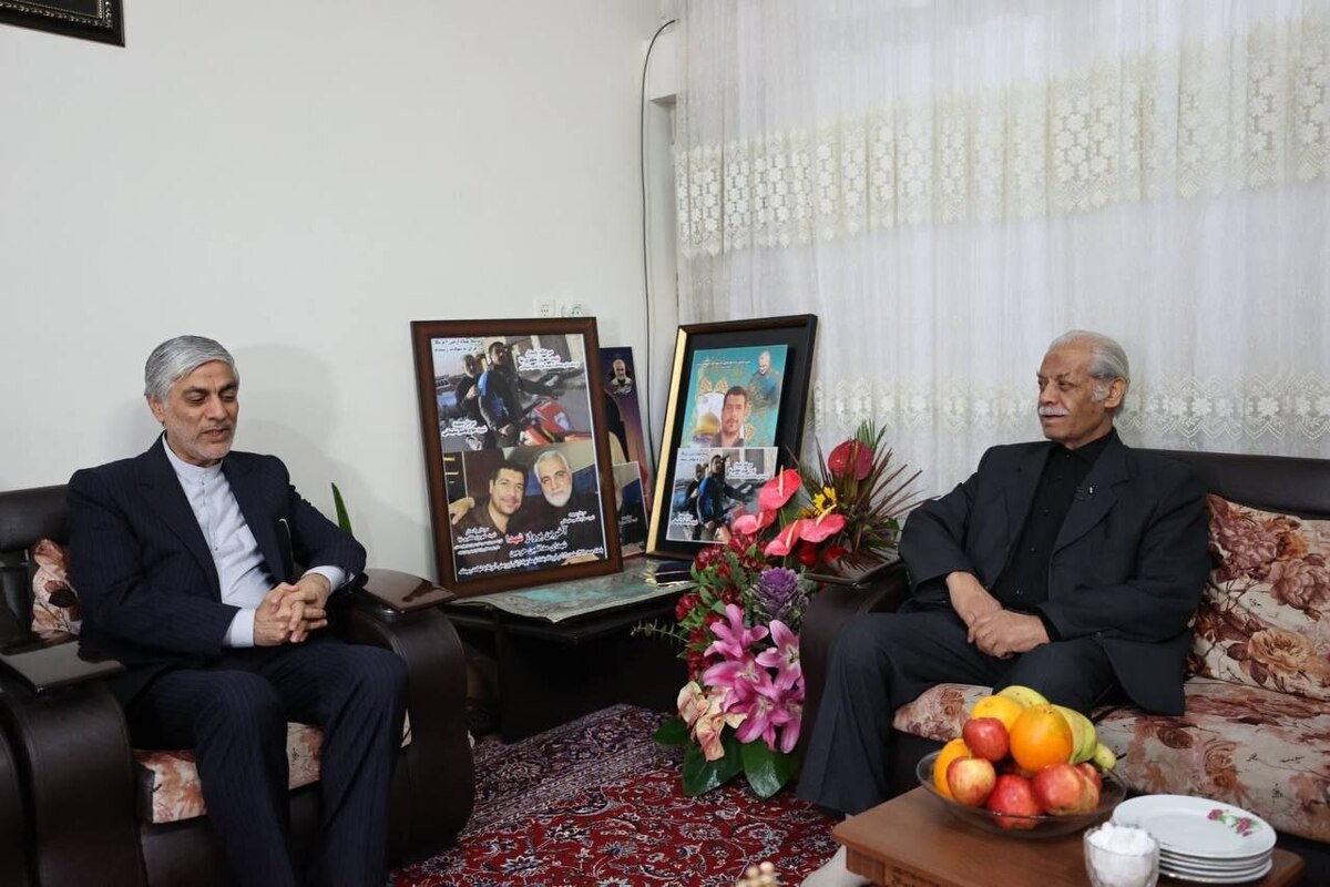 دیدار وزیر ورزش و جوانان با خانواده شهید شهروز مظفری‌نیا