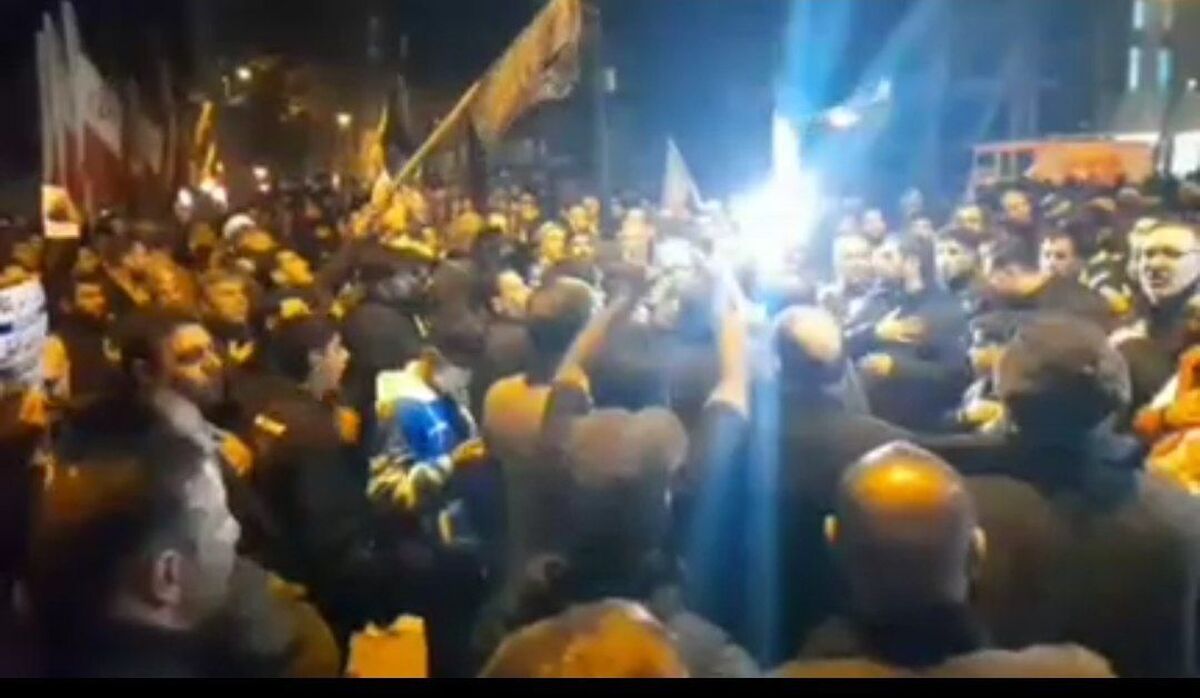 تجمع  شبانه مردم خرم آباد در محکومیت حمله  تروریستی کرمان