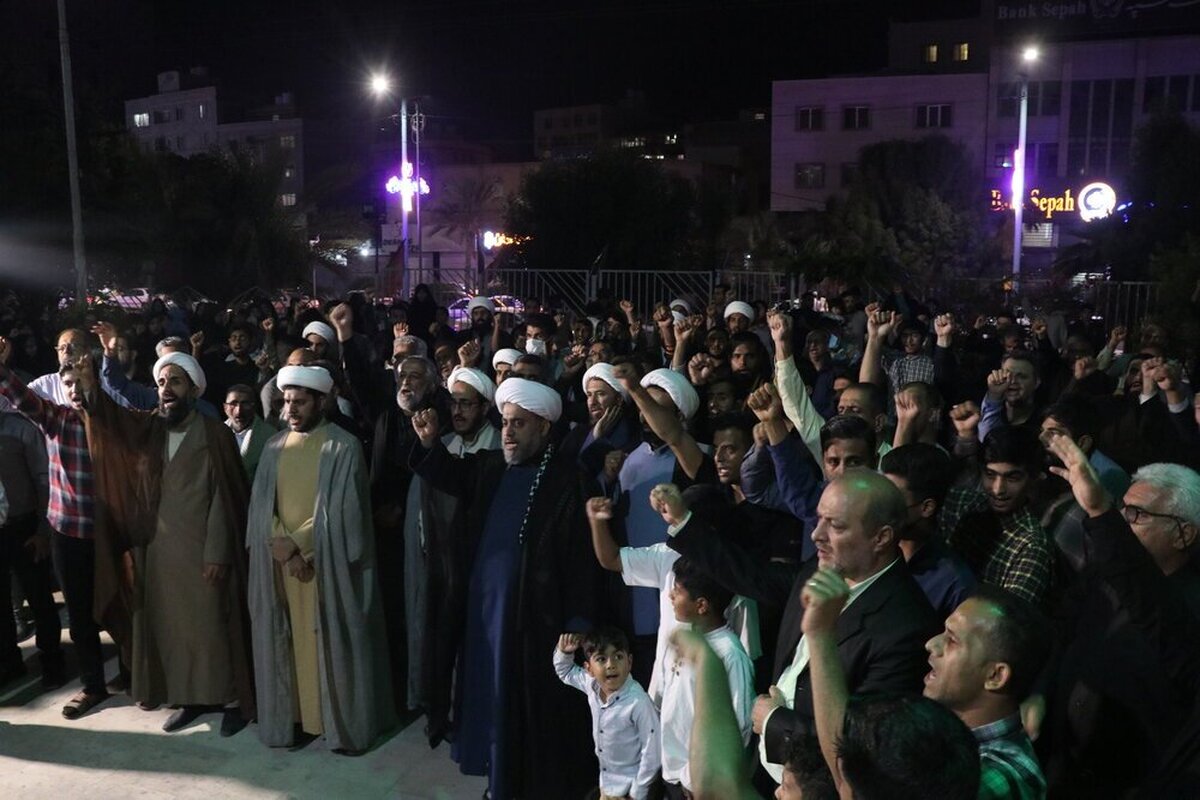 تجمع خودجوش مردم بندرعباس در محکومیت عملیات تروریستی کرمان برگزار شد 