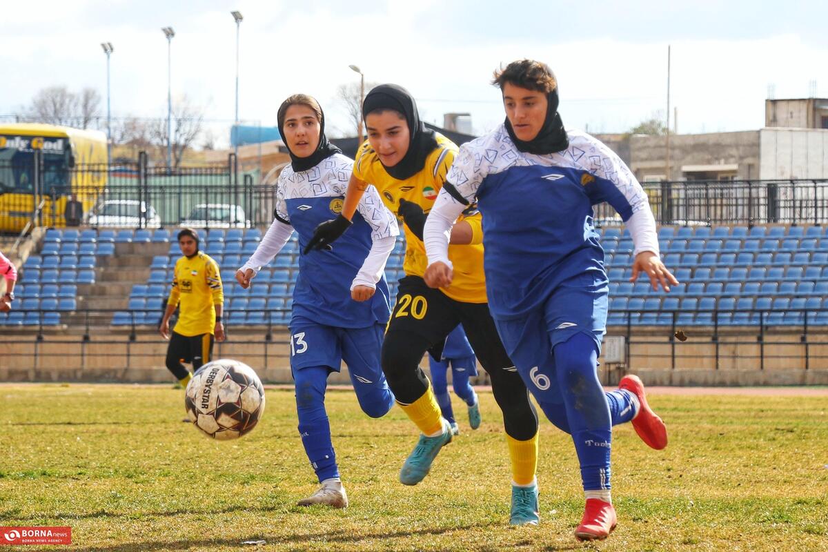 دیدار تیم های فوتبال زنان سپاهان - پالایش گاز ایلام