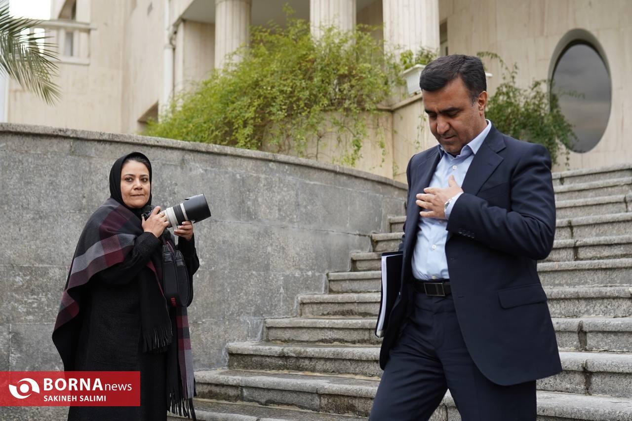 امروز حیاط دولت چگونه گذشت؟ / وزیر ارشاد: حضور معین در ایران مشکلی ندارد