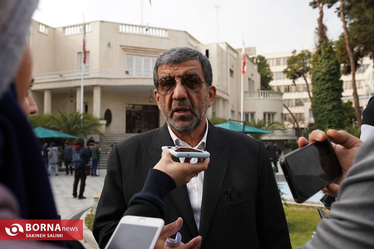 امروز حیاط دولت چگونه گذشت؟ / وزیر ارشاد: حضور معین در ایران مشکلی ندارد