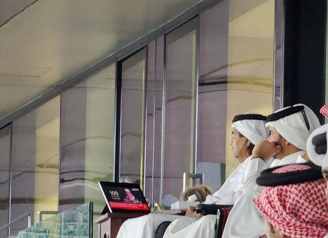 کار جالب پدر امیر قطر هنگام بازی ایران و فلسطین+عکس کار جالب پدر امیر قطر هنگام بازی ایران و فلسطین+عکس