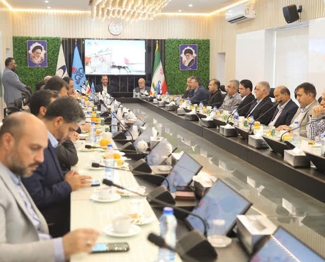 حکیم قیم: رویکرد پالایشگاه آبادان دولت سیزدهم ارایه خدمات بیشتر به شهرستان است / آغاز اجرای عملیات نصب پست برق ۱۳۲/۳۳ کیلوولت کفیشه در دهه فجر