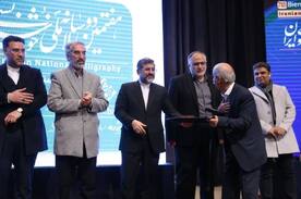 هنرمندان با ارسال ۸۰۰  اثر به دبیرخانه از هفتمین دوسالانه خوشنویسی قزوین استقبال کردند