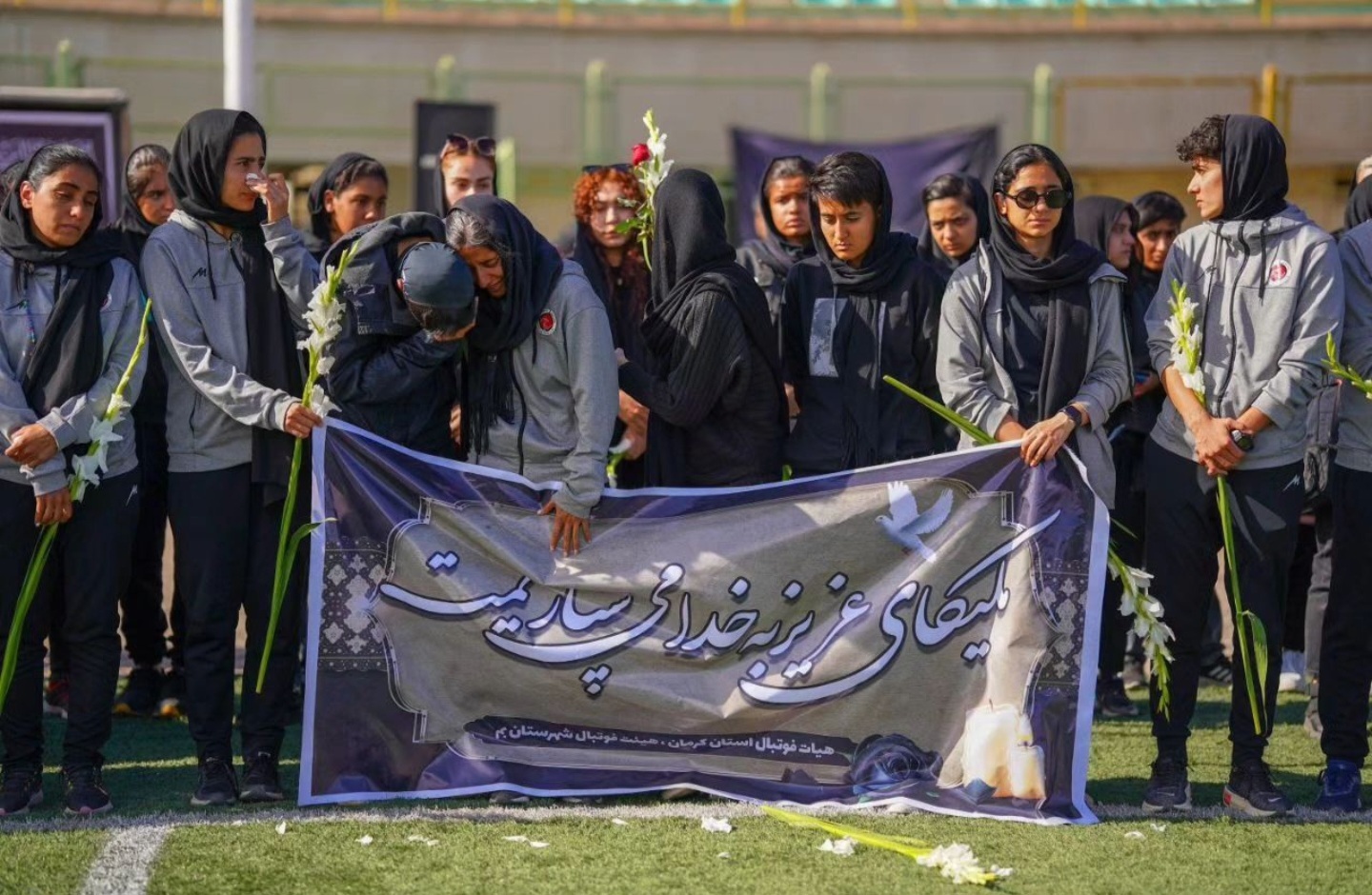 بمی‌ها، ملیکا محمدی را جهت دفن در آمریکا بدرقه کردند