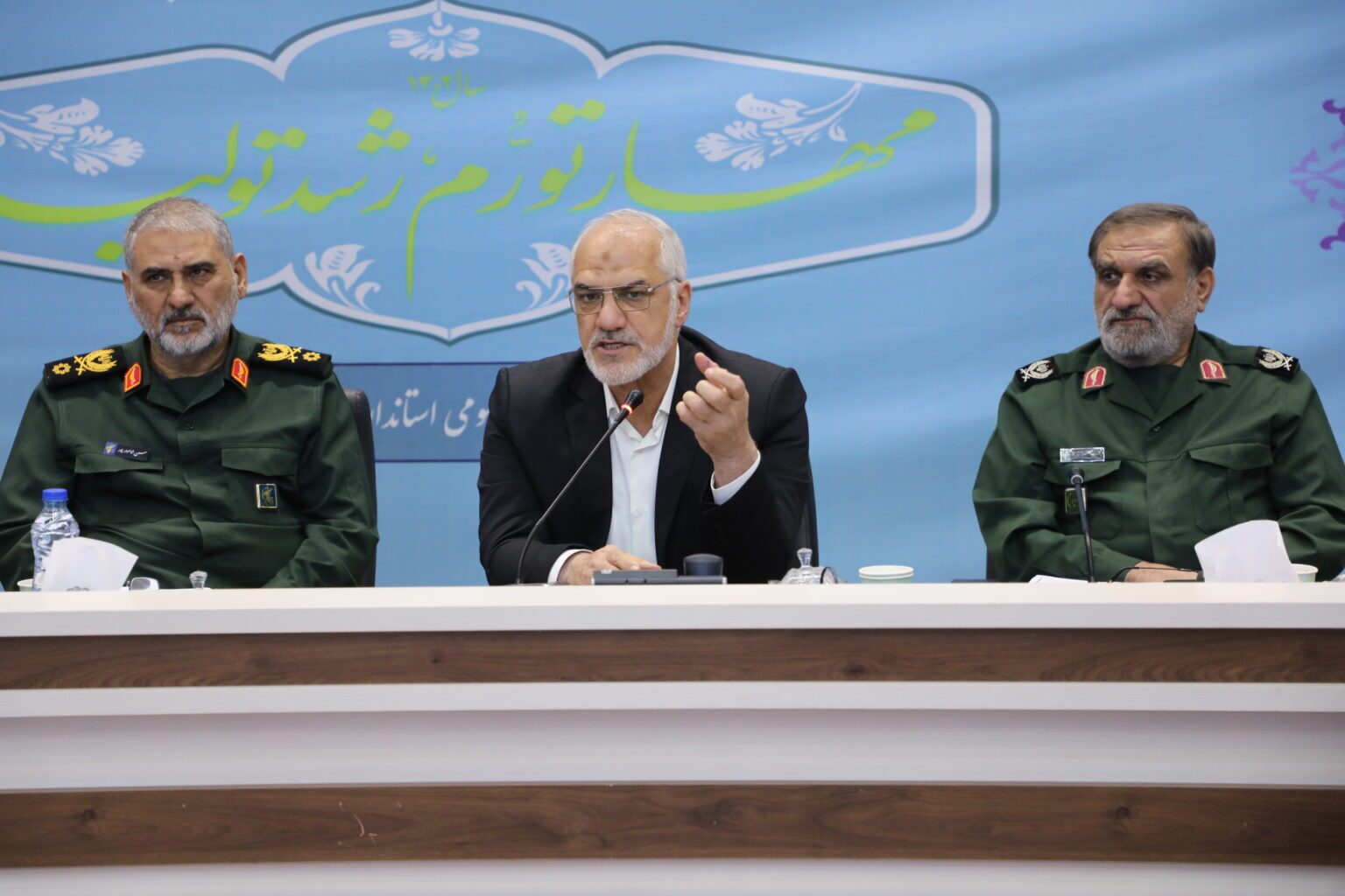 استاندار خوزستان: باید اثر هنری و مهندسی کنگره عظیم شهدا ماندگار شود / خوزستان تجلی و مظهر مقاومت کشور است استاندار خوزستان: باید اثر هنری و مهندسی کنگره عظیم شهدا ماندگار شود / خوزستان تجلی و مظهر مقاومت کشور است