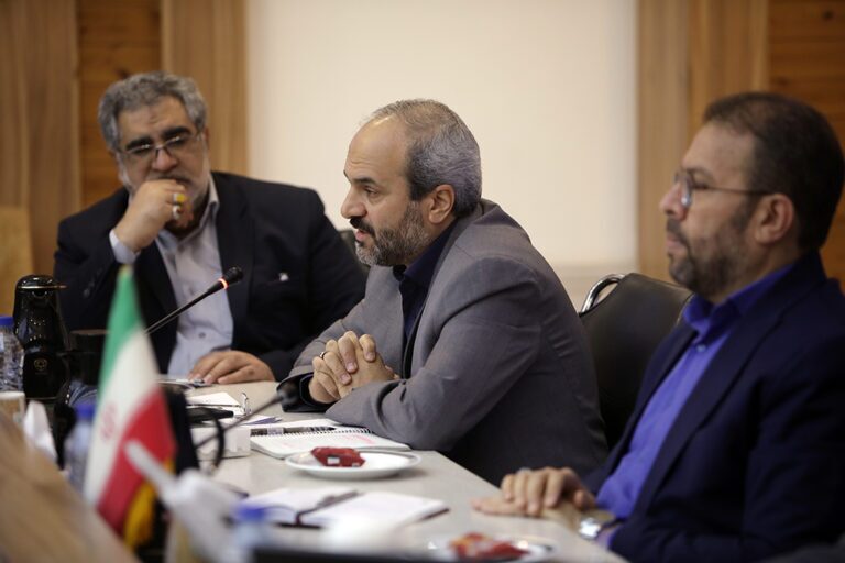 استاندار خوزستان تاکید کرد: نقشه راه اجرای اقتصاد دیجیتال استان تهیه شود