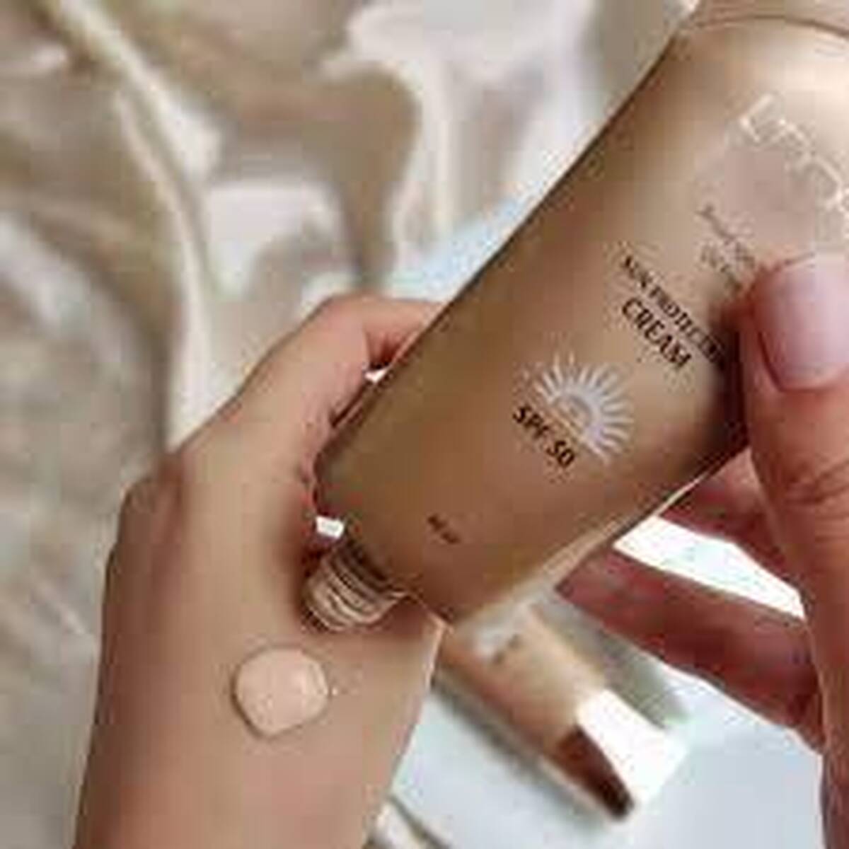 اهمیت استفاده از کرم ضدآفتاب در زمستان کمتر از تابستان نیست