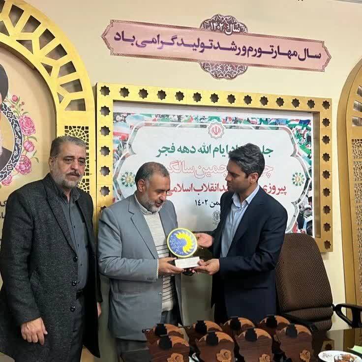 تجلیل رئیس شورای هماهنگی تبلیغات اسلامی استان کرمان از وحید محمدی