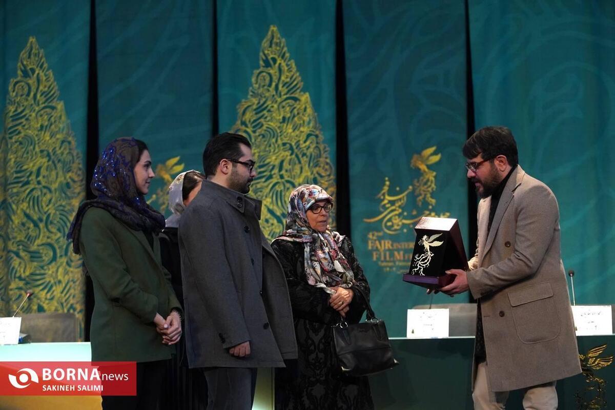 فیلم فجر ۴۲؛ از بزرگداشت ایرج تقی‌پور تا عذرخواهی دبیر جشنواره از خبرنگاران