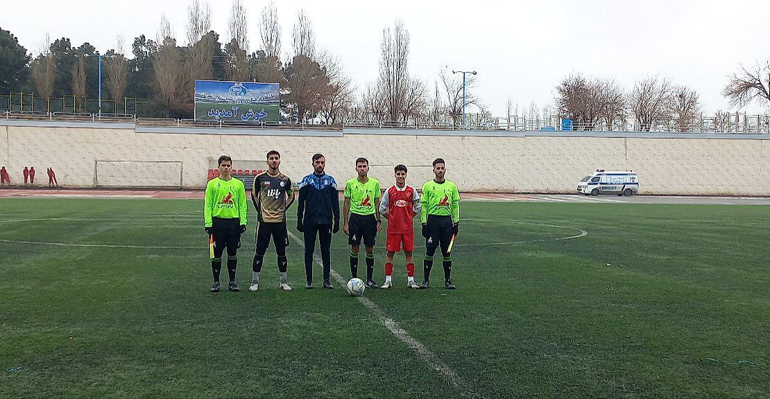 دربی سرخابی ها برنده نداشت / قهرمانی  پرسپولیس به تعویق افتاد + عکس