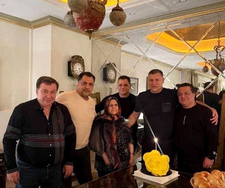 جشن تولد خانوادگی علی دایی + عکس جشن تولد خانوادگی علی دایی + عکس