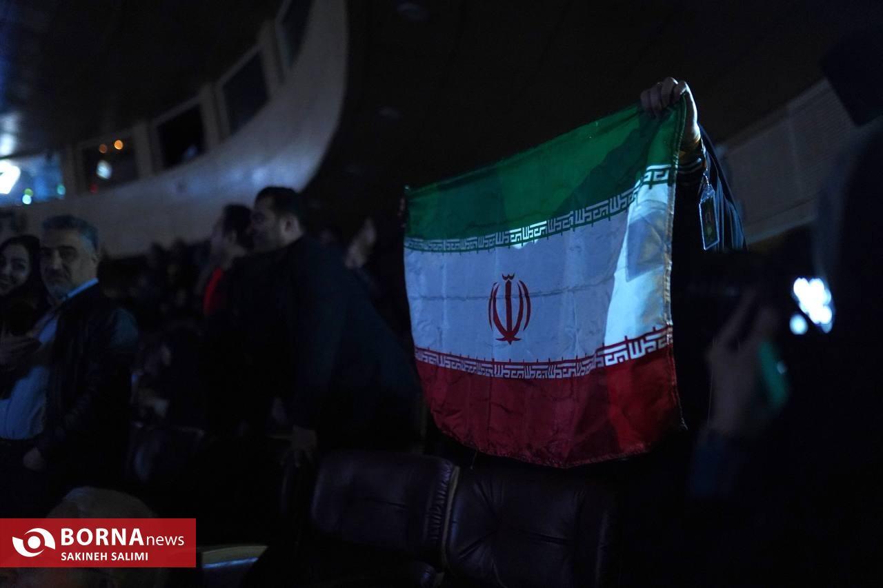 فوتبال فیلم برتر میدان جشنواره فجر/ دست بوسی تلفنی پژمان جمشیدی از خبرنگاران