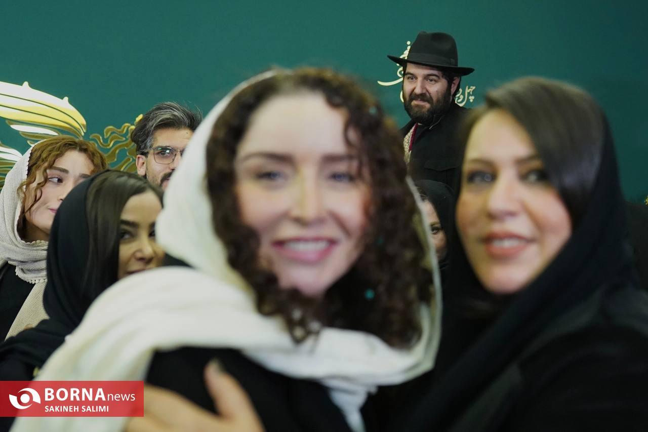 فوتبال فیلم برتر میدان جشنواره فجر/ دست بوسی تلفنی پژمان جمشیدی از خبرنگاران