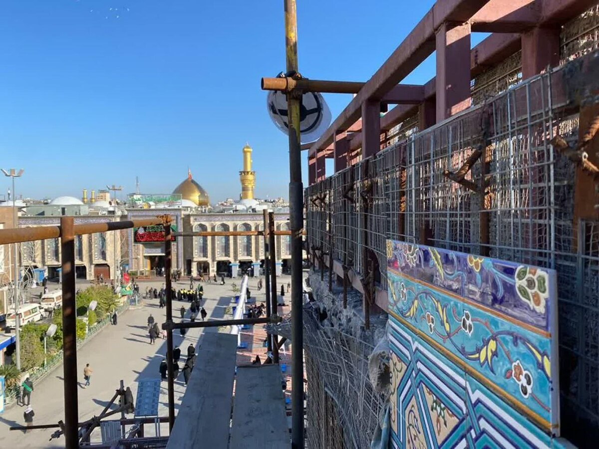 آغاز نصب کاشی‌های ثبت شده بنام خیران ایرانی در حرم مطهر حسینی+عکس
