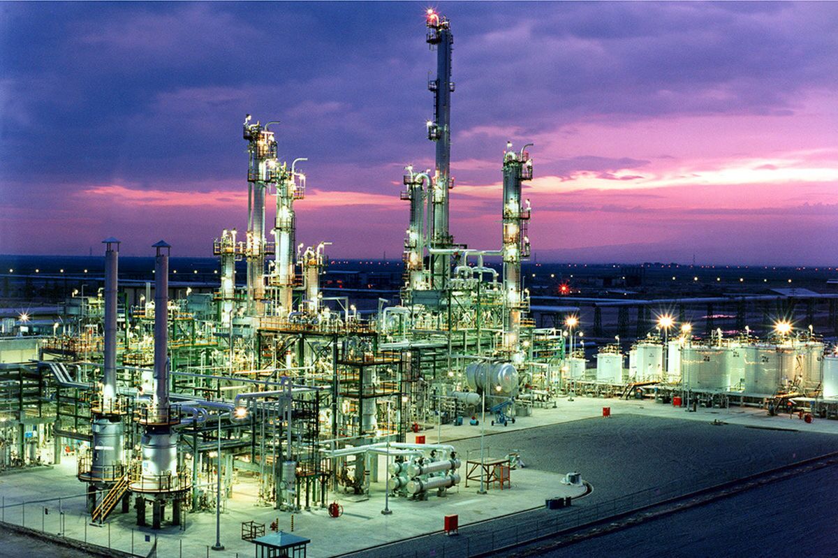 افزایش ۸.۵ میلیون تنی ظرفیت پتروشیمی و تکمیل زنجیره ارزش در دولت سیزدهم افزایش ۸.۵ میلیون تنی ظرفیت پتروشیمی و تکمیل زنجیره ارزش در دولت سیزدهم