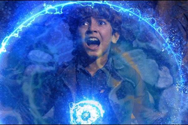 پرواز شهید شیرودی با سیمرغ در آسمان برج میلاد