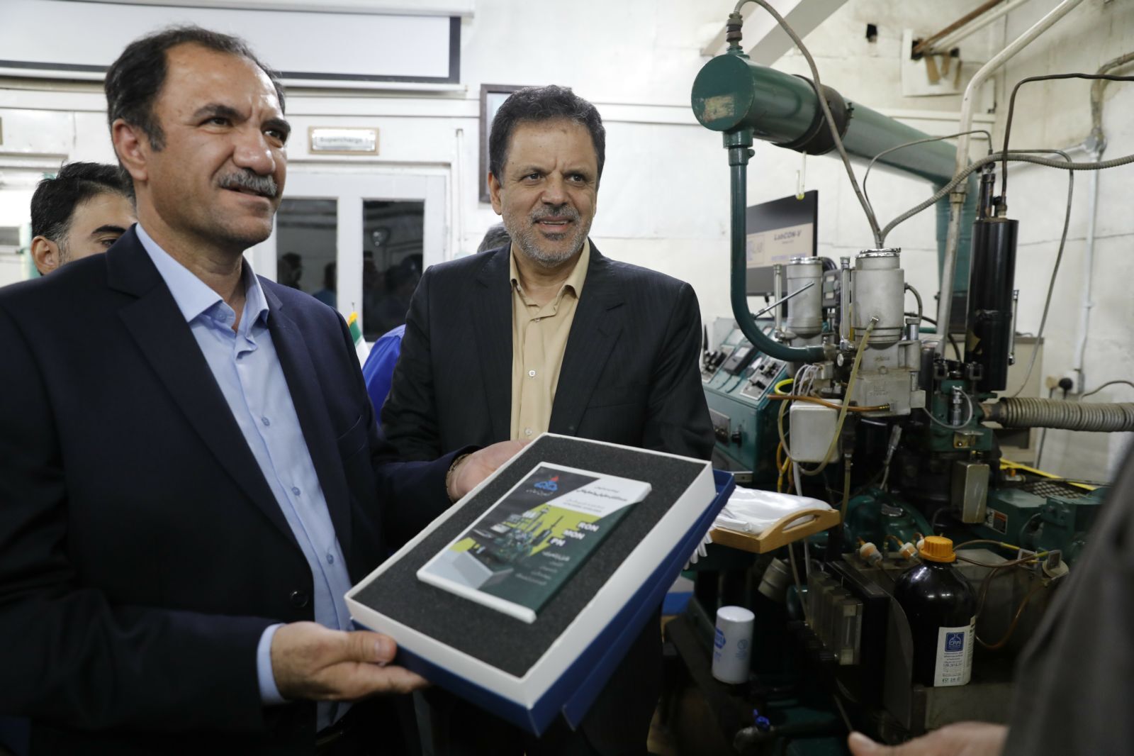 درباره 8 پروژه مهم بهره برداری یا کلنگ زنی شده پالایشگاه آبادان بیشتر بدانیم