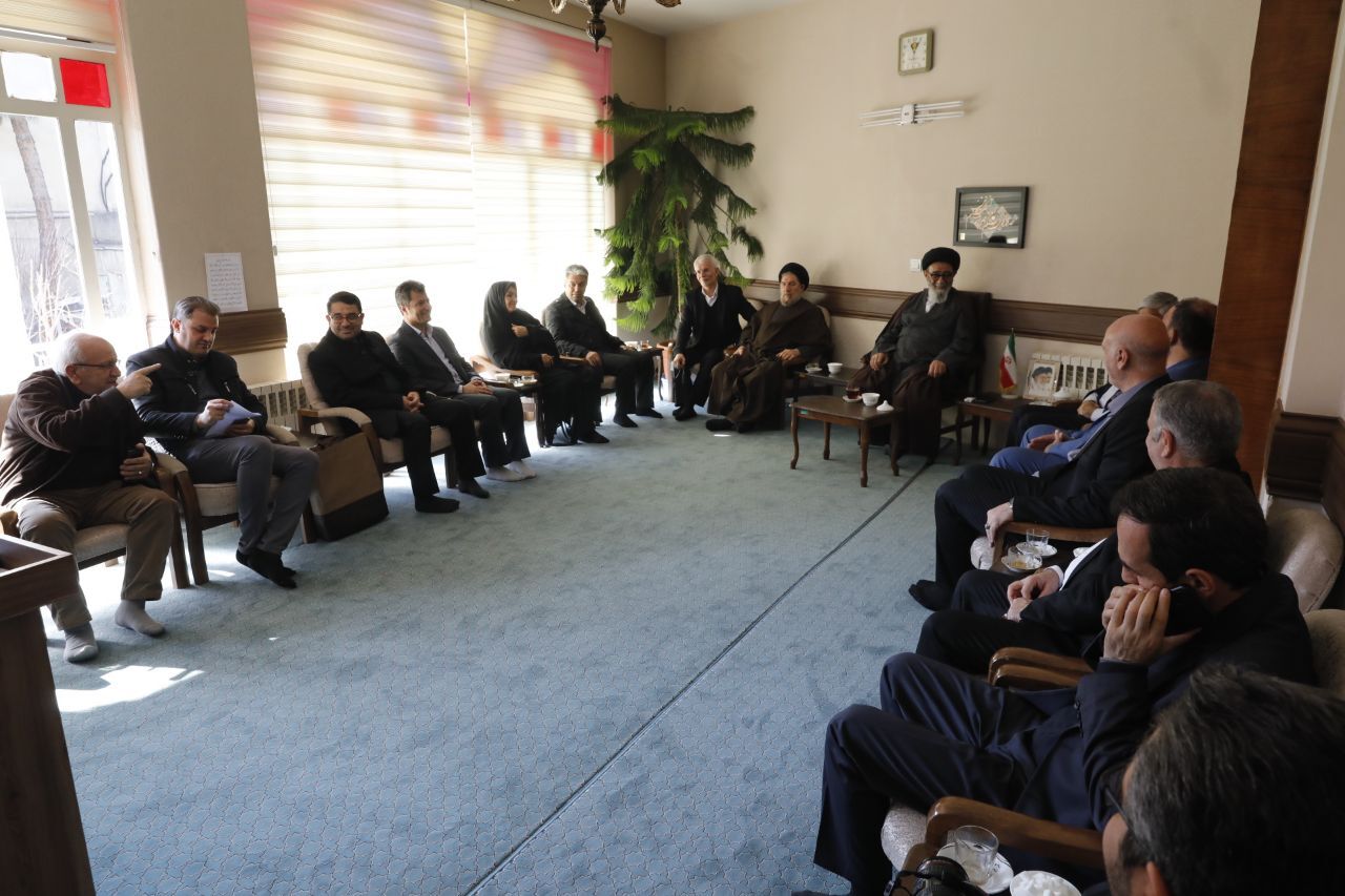 برنامه های کیومرث هاشمی در سفر به تبریز برنامه های کیومرث هاشمی در سفر به تبریز