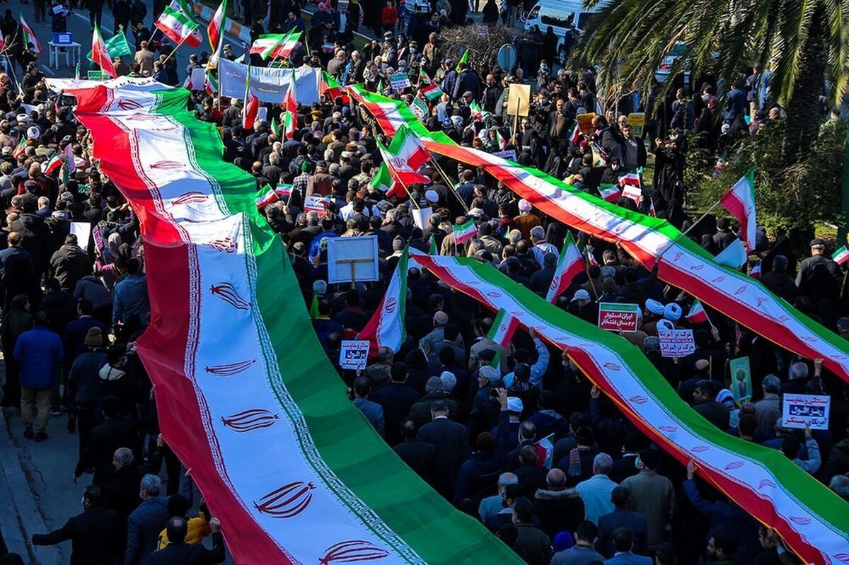 دعوت آیت الله محمدی لائینی و حسینی پور از مردم برای حضور در راهپیمایی سالروز پیروزی انقلاب اسلامی