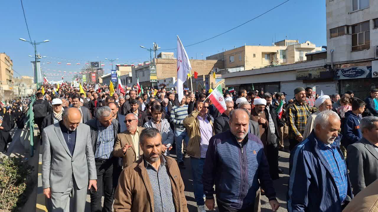 صلابت شکوه آگاهی و بصیرت انقلابی مردم قزوین در راهپیمایی ۲۲ بهمن تجلی یافت