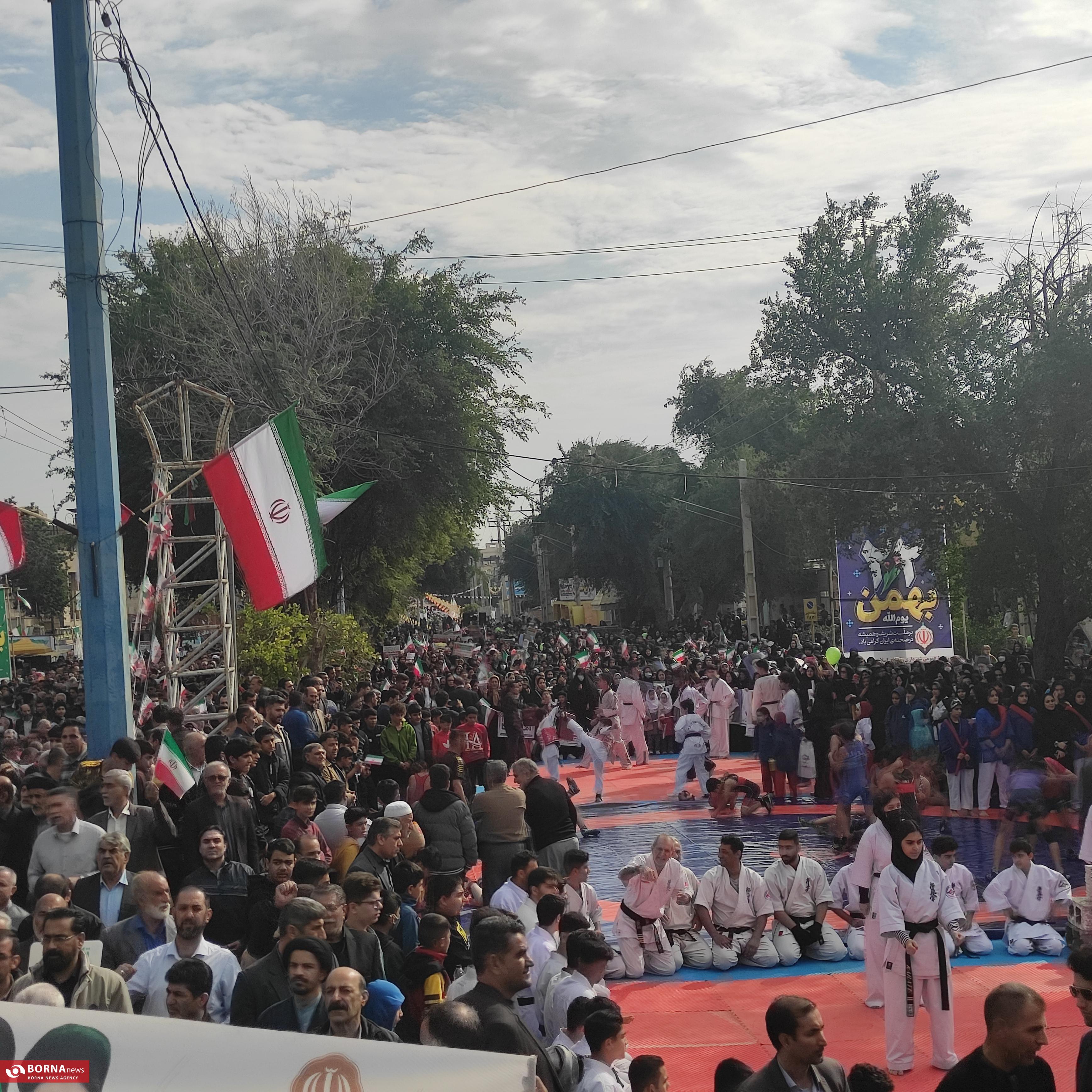 حضور پرشور مردم اندیمشک در راهپیمایی یوم الله 22 بهمن