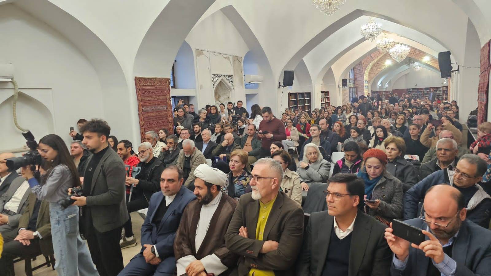 دیوان حافظ به زبان ارمنی ترجمه و در ایروان رونمایی شد 